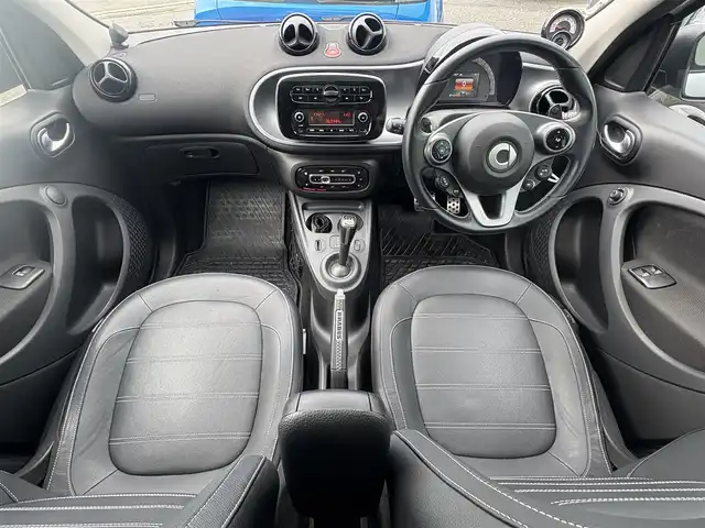 スマート ＭＣＣ スマート フォーフォー BRABUSスポーツ 徳島県 2019(平31)年 2.5万km シルバー ガラスルーフ/シートヒーター/本革巻きステアリング/クリアランスソナー/純正17インチアルミホイール/ETC/純正フロアマット/LEDヘッドライト/フォグライト/クルーズコントロール/アイドリングストップ/Bluetooth接続/オートライト/リモコンキー/スペアキー/ターボ