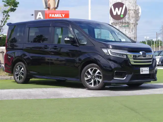 ホンダ ステップワゴン スパーダ ホンダセンシング 大阪府 2020(令2)年 4.5万km プレミアムスパークルブラックパール ホンダセンシング/・衝突軽減ブレーキ（CMBS）/・車線維持支援システム（LKAS）/・アダプティブクルーズコントロール（ACC）/・後方誤発進抑制機能/・誤発進抑制機能/両側パワースライドドア/純正メモリーナビ/地デジTV/【DVD/CD再生機能　Bluetooth接続】/バックカメラ/革巻きステアリング/パドルシフト/ドライブレコーダー（前後撮影）/フリップダウンモニター/ETC（2.0）/LEDヘッドライト/ウインカーミラー/純正16インチアルミホイル/Honda スマートキー