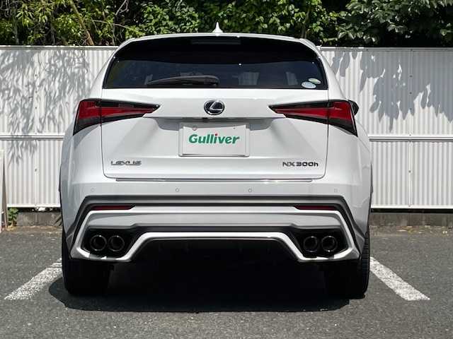 レクサス ＮＸ 300h Fスポーツ 茨城県 2019(令1)年 6.5万km ホワイトノーヴァガラスフレーク ワンオーナー/保証書/取扱説明書/カードキー　/４WD/純正メモリーナビ/（フルセグTV/CD/DVD・BD/FM・AM/USB）/パノラミックビューモニター/コーナーセンサー/前後ドラレコ　/レーダー探知機/ビルトインETC2.0/衝突軽減システム　/レーダークルーズコントロール　/プリクラッシュセーフティー/レーントレーシングアシスト/アダプティブハイビームシステム/ムーンルーフ/パドルシフト/ハーフレザー電動シート　/シートヒーター＆エアシート/パワーバックドア/ステアリングヒーター/アイドリングストップ