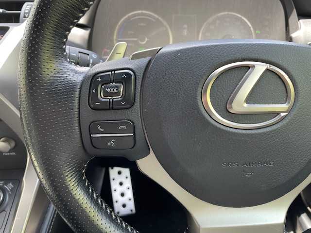 レクサス ＮＸ 300h Fスポーツ 茨城県 2019(令1)年 6.5万km ホワイトノーヴァガラスフレーク ワンオーナー/保証書/取扱説明書/カードキー　/４WD/純正メモリーナビ/（フルセグTV/CD/DVD・BD/FM・AM/USB）/パノラミックビューモニター/コーナーセンサー/前後ドラレコ　/レーダー探知機/ビルトインETC2.0/衝突軽減システム　/レーダークルーズコントロール　/プリクラッシュセーフティー/レーントレーシングアシスト/アダプティブハイビームシステム/ムーンルーフ/パドルシフト/ハーフレザー電動シート　/シートヒーター＆エアシート/パワーバックドア/ステアリングヒーター/アイドリングストップ