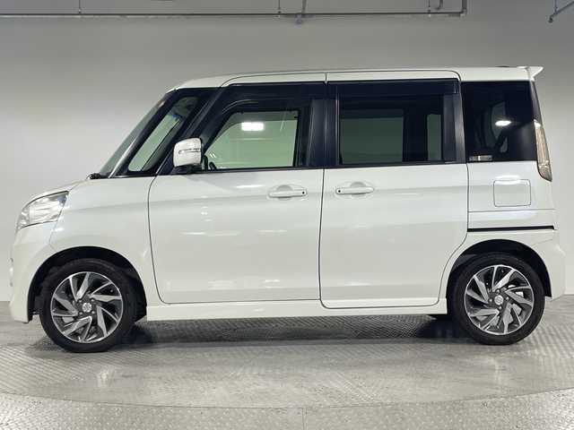 スズキ スペーシア カスタム TS 神奈川県 2013(平25)年 3.7万km パールホワイト ターボ車/社外ナビ　（AVIC-MRZ009）/バックカメラ/両側パワースライドドア/アイドリングストップ/USB入力端子/フォグランプ/電動格納ミラー/ウィンカーミラー/後席サンシェード/ドアバイザー/シートリフター/純正アルミホイール/純正フロアマット/プッシュスタート/スマートキー