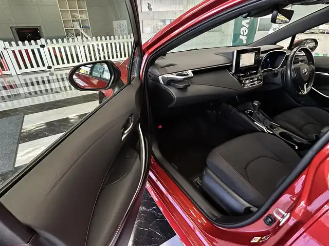 トヨタ カローラ スポーツ G Z 千葉県 2018(平30)年 5万km スカーレットメタリック システム登録時４９５１２km/純正ナビゲーション　NSZT-W66T/・フルセグTV(キャンセラー付)/・Bluetoothオーディオ/バックガイドモニター/ビルトインETC2.0/純正ドライブレコーダー　DRD-H66/レーダークルーズコントロール/レーンディパーチャーアラート/ブラインドスポットモニター/プリクラッシュセーフティ/オートハイビーム/革巻ステアリング/パドルシフト/電動パーキングブレーキ/オートブレーキホールド/純正フロアマット/スマートキー２個/取扱説明書/保証書/R1、３、５、６年１０月/全ディーラー記録簿有り
