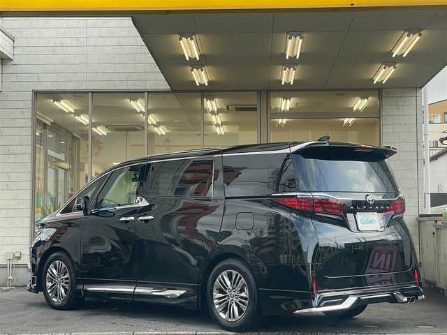 トヨタ アルファード Z 愛知県 2023(令5)年 1.2万km ブラック /当店買取/法人1オーナー/禁煙//ナビ機能付14インチディスプレイオーディオ///フルセグTV/Bluetooth/Miracast//typeC/HDMI/AppleCarplay//純正13.2型有機EL後席ディスプレイ//360度カメラ/ヘッドアップディスプレイ//黒革シート/パワーシート/シートヒーター/エアーシート//モデリスタエアロ/モデリスタマフラー//モデリスタシグネチャーイルミブレード//3眼LEDヘッド/Aライト/AHB/LEDフォグ//シーケンシャルウィンカー//左右独立ムーンルーフ//トヨタチームメイト///アドバンスドドライブ/レーダークルーズコントロール//PCS/LDA/PDA/RSA/レーンチェンジアシスト/BSM//リヤフロントクロストラフィックアラート/Pソナー//PKSB/リヤカメラディテクション/安心降車アシスト//ビルトインETC/100V100Wコンセント//パワーゲート/両側Pスライドドア//ユニバーサルステップ/デジタルインナーミラー//パンク修理キット/3列目ヘッドレスト車載//保証書/取説/スペアキー/スマートキー