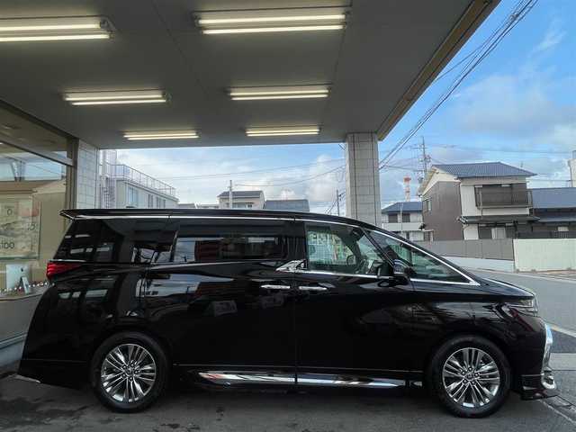 トヨタ アルファード Z 愛知県 2023(令5)年 1.2万km ブラック /当店買取/法人1オーナー/禁煙//ナビ機能付14インチディスプレイオーディオ///フルセグTV/Bluetooth/Miracast//typeC/HDMI/AppleCarplay//純正13.2型有機EL後席ディスプレイ//360度カメラ/ヘッドアップディスプレイ//黒革シート/パワーシート/シートヒーター/エアーシート//モデリスタエアロ/モデリスタマフラー//モデリスタシグネチャーイルミブレード//3眼LEDヘッド/Aライト/AHB/LEDフォグ//シーケンシャルウィンカー//左右独立ムーンルーフ//トヨタチームメイト///アドバンスドドライブ/レーダークルーズコントロール//PCS/LDA/PDA/RSA/レーンチェンジアシスト/BSM//リヤフロントクロストラフィックアラート/Pソナー//PKSB/リヤカメラディテクション/安心降車アシスト//ビルトインETC/100V100Wコンセント//パワーゲート/両側Pスライドドア//ユニバーサルステップ/デジタルインナーミラー//パンク修理キット/3列目ヘッドレスト車載//保証書/取説/スペアキー/スマートキー