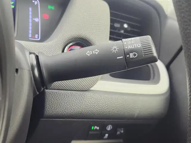 ホンダ フィット e:HEVクロスター 愛知県 2020(令2)年 5.7万km クリスタルブラックパール ホンダセンシング/　　・衝突軽減ブレーキシステム/　　・路外逸脱抑制機能/　　・アダプティブクルーズコントロール/　　・車線維持支援システム/　　・オートハイビーム/純正7インチナビ/USBポート/バックカメラ/ドライブレコーダー/ビルトインETC/革巻きステアリング/ステアリングリモコン/純正LEDヘッドライト/純正16インチアルミホイール/取扱説明書/保証書/スペアキー