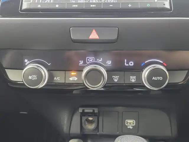 ホンダ フィット e:HEVクロスター 愛知県 2020(令2)年 5.7万km クリスタルブラックパール ホンダセンシング/　　・衝突軽減ブレーキシステム/　　・路外逸脱抑制機能/　　・アダプティブクルーズコントロール/　　・車線維持支援システム/　　・オートハイビーム/純正7インチナビ/USBポート/バックカメラ/ドライブレコーダー/ビルトインETC/革巻きステアリング/ステアリングリモコン/純正LEDヘッドライト/純正16インチアルミホイール/取扱説明書/保証書/スペアキー