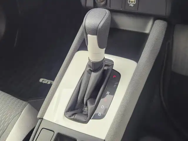 ホンダ フィット e:HEVクロスター 愛知県 2020(令2)年 5.7万km クリスタルブラックパール ホンダセンシング/　　・衝突軽減ブレーキシステム/　　・路外逸脱抑制機能/　　・アダプティブクルーズコントロール/　　・車線維持支援システム/　　・オートハイビーム/純正7インチナビ/USBポート/バックカメラ/ドライブレコーダー/ビルトインETC/革巻きステアリング/ステアリングリモコン/純正LEDヘッドライト/純正16インチアルミホイール/取扱説明書/保証書/スペアキー