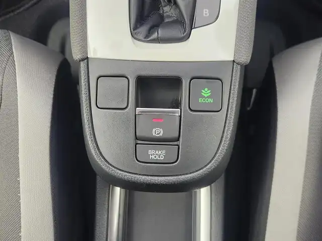 ホンダ フィット e:HEVクロスター 愛知県 2020(令2)年 5.7万km クリスタルブラックパール ホンダセンシング/　　・衝突軽減ブレーキシステム/　　・路外逸脱抑制機能/　　・アダプティブクルーズコントロール/　　・車線維持支援システム/　　・オートハイビーム/純正7インチナビ/USBポート/バックカメラ/ドライブレコーダー/ビルトインETC/革巻きステアリング/ステアリングリモコン/純正LEDヘッドライト/純正16インチアルミホイール/取扱説明書/保証書/スペアキー