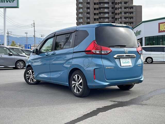 ホンダ フリード ハイブリット EX 長野県 2016(平28)年 6.6万km ブルーホライゾンM ホンダセンシング/・衝突軽減ブレーキ/・誤発進抑制機能/・アダプティブクルーズコントロール/・車線維持支援システム/・歩行者事故低減ステアリング/・路外逸脱抑制機能/・先行車発進お知らせ機能/・標識認識機能/Hondaインターナビ/（CD/DVD/フルセグTV/Bluetooth/HDMI）/バックカメラ/ビルトインETC/両側パワースライドドア/前席シートヒーター/ドライブレコーダー/革巻きステアリング/ステアリングスイッチ/LEDヘッドライト/フォグランプ/スマートキー/Pスタート/電動格納ミラー/純正フロアマット/純正15インチAW/スタッドレス積み込み
