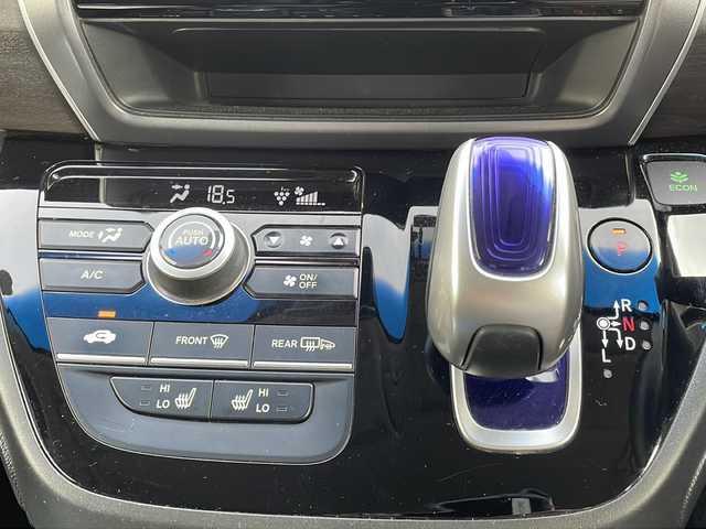 ホンダ フリード ハイブリット EX 長野県 2016(平28)年 6.6万km ブルーホライゾンM ホンダセンシング/・衝突軽減ブレーキ/・誤発進抑制機能/・アダプティブクルーズコントロール/・車線維持支援システム/・歩行者事故低減ステアリング/・路外逸脱抑制機能/・先行車発進お知らせ機能/・標識認識機能/Hondaインターナビ/（CD/DVD/フルセグTV/Bluetooth/HDMI）/バックカメラ/ビルトインETC/両側パワースライドドア/前席シートヒーター/ドライブレコーダー/革巻きステアリング/ステアリングスイッチ/LEDヘッドライト/フォグランプ/スマートキー/Pスタート/電動格納ミラー/純正フロアマット/純正15インチAW/スタッドレス積み込み