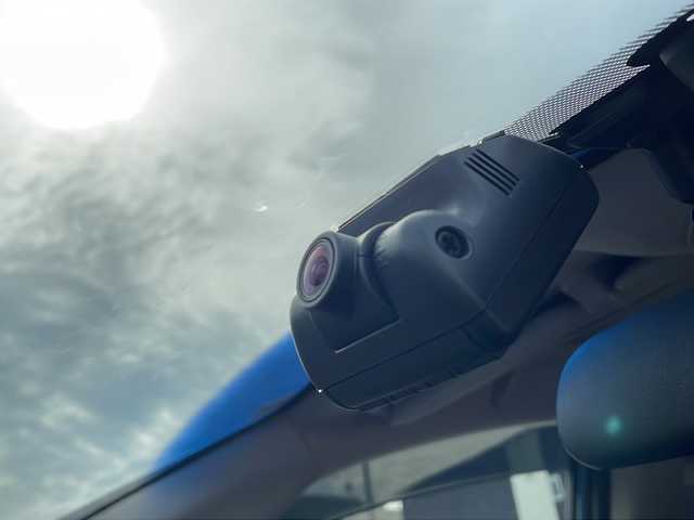 ホンダ フリード ハイブリット EX 長野県 2016(平28)年 6.6万km ブルーホライゾンM ホンダセンシング/・衝突軽減ブレーキ/・誤発進抑制機能/・アダプティブクルーズコントロール/・車線維持支援システム/・歩行者事故低減ステアリング/・路外逸脱抑制機能/・先行車発進お知らせ機能/・標識認識機能/Hondaインターナビ/（CD/DVD/フルセグTV/Bluetooth/HDMI）/バックカメラ/ビルトインETC/両側パワースライドドア/前席シートヒーター/ドライブレコーダー/革巻きステアリング/ステアリングスイッチ/LEDヘッドライト/フォグランプ/スマートキー/Pスタート/電動格納ミラー/純正フロアマット/純正15インチAW/スタッドレス積み込み