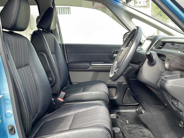 ホンダ フリード ハイブリット EX 長野県 2016(平28)年 6.6万km ブルーホライゾンM ホンダセンシング/・衝突軽減ブレーキ/・誤発進抑制機能/・アダプティブクルーズコントロール/・車線維持支援システム/・歩行者事故低減ステアリング/・路外逸脱抑制機能/・先行車発進お知らせ機能/・標識認識機能/Hondaインターナビ/（CD/DVD/フルセグTV/Bluetooth/HDMI）/バックカメラ/ビルトインETC/両側パワースライドドア/前席シートヒーター/ドライブレコーダー/革巻きステアリング/ステアリングスイッチ/LEDヘッドライト/フォグランプ/スマートキー/Pスタート/電動格納ミラー/純正フロアマット/純正15インチAW/スタッドレス積み込み