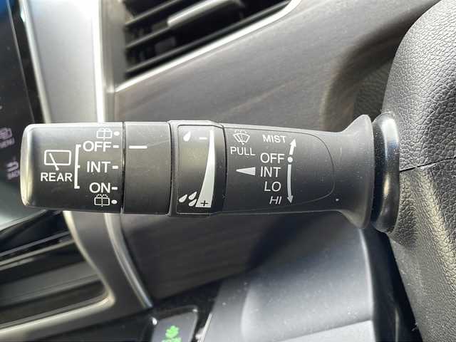 ホンダ フリード ハイブリット EX 長野県 2016(平28)年 6.6万km ブルーホライゾンM ホンダセンシング/・衝突軽減ブレーキ/・誤発進抑制機能/・アダプティブクルーズコントロール/・車線維持支援システム/・歩行者事故低減ステアリング/・路外逸脱抑制機能/・先行車発進お知らせ機能/・標識認識機能/Hondaインターナビ/（CD/DVD/フルセグTV/Bluetooth/HDMI）/バックカメラ/ビルトインETC/両側パワースライドドア/前席シートヒーター/ドライブレコーダー/革巻きステアリング/ステアリングスイッチ/LEDヘッドライト/フォグランプ/スマートキー/Pスタート/電動格納ミラー/純正フロアマット/純正15インチAW/スタッドレス積み込み