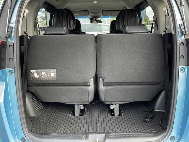 ホンダ フリード ハイブリット EX 長野県 2016(平28)年 6.6万km ブルーホライゾンM ホンダセンシング/・衝突軽減ブレーキ/・誤発進抑制機能/・アダプティブクルーズコントロール/・車線維持支援システム/・歩行者事故低減ステアリング/・路外逸脱抑制機能/・先行車発進お知らせ機能/・標識認識機能/Hondaインターナビ/（CD/DVD/フルセグTV/Bluetooth/HDMI）/バックカメラ/ビルトインETC/両側パワースライドドア/前席シートヒーター/ドライブレコーダー/革巻きステアリング/ステアリングスイッチ/LEDヘッドライト/フォグランプ/スマートキー/Pスタート/電動格納ミラー/純正フロアマット/純正15インチAW/スタッドレス積み込み