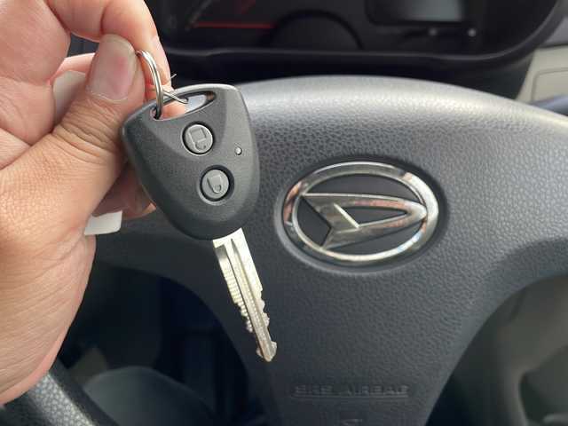 ダイハツ ムーヴ L SA 道東・釧路十勝 2014(平26)年 5.5万km ブラックマイカメタリック 4WD/ナビ　/　(AM/FM/CD)/ETC/社外14インチAW/社外フロアマット/アイドリングストップ/ABS/横滑り防止装置