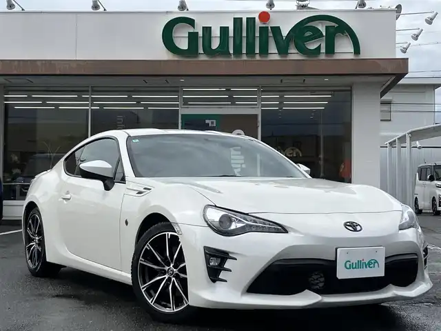 トヨタ ８６ GT 三重県 2018(平30)年 5.3万km クリスタルホワイトパール 車検R9年2月21日/登録時走行距離53073km/♪純正SDナビ/　・TV・AUX・CD再生/　・Bluetooth/♪バックカメラ/♪TEIN車高調/♪社外テールランプ/♪社外フォーン/♪クルーズコントロール/♪スマートキー/♪プッシュスタート/♪LEDヘッドライト/♪LEDフォグライト/♪オートライト/♪革巻きステアリング/♪ステアリングスイッチ/♪ドライブレコーダー/♪フロアマット/♪電動格納ミラー/♪ETC/♪プライバシーガラス/♪横滑り防止/♪サイド/カーテンエアバック