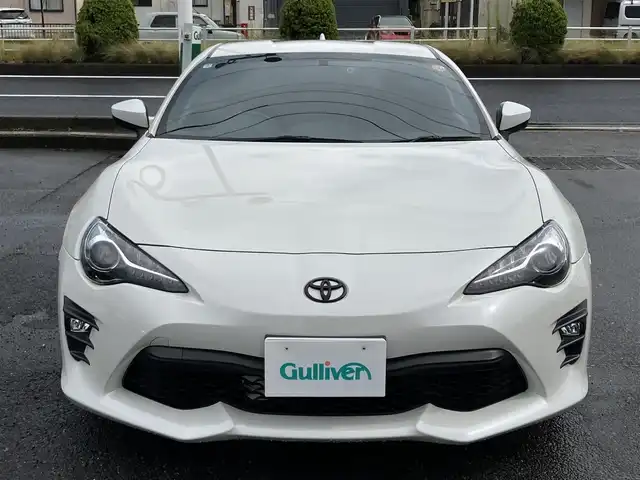 トヨタ ８６ GT 三重県 2018(平30)年 5.3万km クリスタルホワイトパール 車検R9年2月21日/登録時走行距離53073km/♪純正SDナビ/　・TV・AUX・CD再生/　・Bluetooth/♪バックカメラ/♪TEIN車高調/♪社外テールランプ/♪社外フォーン/♪クルーズコントロール/♪スマートキー/♪プッシュスタート/♪LEDヘッドライト/♪LEDフォグライト/♪オートライト/♪革巻きステアリング/♪ステアリングスイッチ/♪ドライブレコーダー/♪フロアマット/♪電動格納ミラー/♪ETC/♪プライバシーガラス/♪横滑り防止/♪サイド/カーテンエアバック