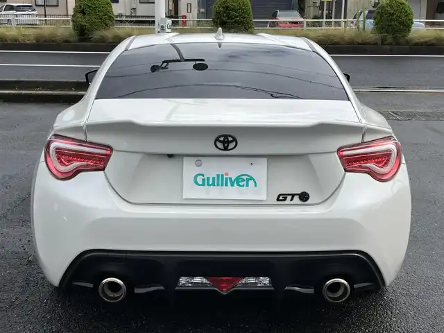 トヨタ ８６ GT 三重県 2018(平30)年 5.3万km クリスタルホワイトパール 車検R9年2月21日/登録時走行距離53073km/♪純正SDナビ/　・TV・AUX・CD再生/　・Bluetooth/♪バックカメラ/♪TEIN車高調/♪社外テールランプ/♪社外フォーン/♪クルーズコントロール/♪スマートキー/♪プッシュスタート/♪LEDヘッドライト/♪LEDフォグライト/♪オートライト/♪革巻きステアリング/♪ステアリングスイッチ/♪ドライブレコーダー/♪フロアマット/♪電動格納ミラー/♪ETC/♪プライバシーガラス/♪横滑り防止/♪サイド/カーテンエアバック