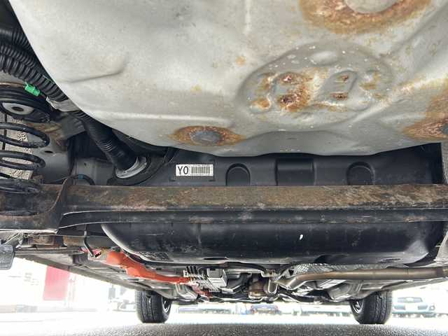 トヨタ アクア S 福島県 2013(平25)年 6万km ライムホワイトパールクリスタルシャイン 純正ナビ　フルセグ　ＢＴ　スマートキー　ＥＴＣ　ＥＶＭＯＤＥ　ＥＣＯＭＯＤＥ　ワイパーデアイサー　電格ミラー　オートライト　取説　プッシュスタート　ＩＳＯＦＩＸ対応　純正フロアマット　ドアバイザー