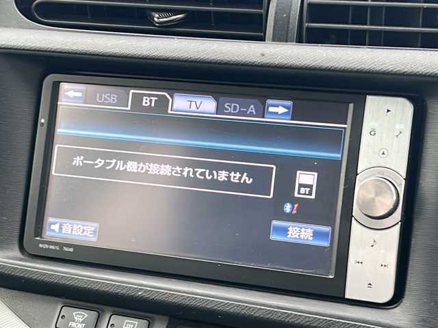 トヨタ アクア S 福島県 2013(平25)年 6万km ライムホワイトパールクリスタルシャイン 純正ナビ　フルセグ　ＢＴ　スマートキー　ＥＴＣ　ＥＶＭＯＤＥ　ＥＣＯＭＯＤＥ　ワイパーデアイサー　電格ミラー　オートライト　取説　プッシュスタート　ＩＳＯＦＩＸ対応　純正フロアマット　ドアバイザー