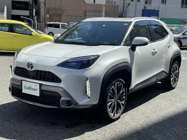 トヨタ ヤリスクロス ハイブリッド Z アドベンチャー 神奈川県 2023(令5)年 3万km プラチナホワイトパールマイカ ワンオーナー/純正ナビ/・フルセグTV/・Bluetooth/USB/・AM/FM/プリクラッシュセーフティ/アラウンドビューモニター/レーダークルーズコントロール/ビルトインETC2.0/パーキングサポートブレーキ/クリアランスソナー/レーントレーシングアシスト/ブラインドスポットモニター/ステアリングヒーター/前席シートヒーター/運転席パワーシート/オートハイビーム/オートライト/LEDヘッドライト/ルーフレール/オート電動格納ウィンカーミラー/取扱説明書/保証書