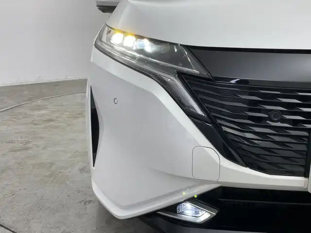 日産 オーラ G レザーエディション 群馬県 2023(令5)年 0.5万km ピュアホワイトパール プロパイロット エマージェンシーブレーキ　純正ナビ　フルセグ　全方位カメラ　BOSEサウンド　ブラインドスポットモニター　デジタルインナーミラー　置くだけ充電　スマートキー　ETC LEDオートライト