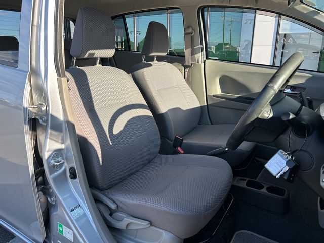 スバル プレオ プラス G スマートアシスト 岐阜県 2014(平26)年 9.1万km ブライトシルバーメタリック 登録時走行距離90221km/社外ナビ（clarion NX515）/Blue tooth・CD・DVD・USB/ワンセグテレビ/バックカメラ/ETC/踏み間違い衝突防止アシスト/横滑り防止装置/盗難防止装置/ハロゲンヘッドライト/純正１４アルミホイール/布系シート/フルフラットシート/純正フロアマット/プッシュスタート/スマートキー/スペアキー1本（板キー）/アイドリングストップ/電動格納ミラー/オートエアコン/保証書/記録簿/取扱説明書/禁煙車