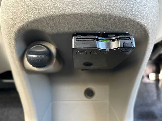 スバル プレオ プラス G スマートアシスト 岐阜県 2014(平26)年 9.1万km ブライトシルバーメタリック 登録時走行距離90221km/社外ナビ（clarion NX515）/Blue tooth・CD・DVD・USB/ワンセグテレビ/バックカメラ/ETC/踏み間違い衝突防止アシスト/横滑り防止装置/盗難防止装置/ハロゲンヘッドライト/純正１４アルミホイール/布系シート/フルフラットシート/純正フロアマット/プッシュスタート/スマートキー/スペアキー1本（板キー）/アイドリングストップ/電動格納ミラー/オートエアコン/保証書/記録簿/取扱説明書/禁煙車