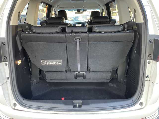 ホンダ オデッセイ ハイブリッド アブソルートセンシングEXパック 大分県 2016(平28)年 8.3万km ホワイトオーキッドパール 純正ナビ（3HU3）/【フルセグTV/Bluetooth/DVD/CD】/Honda SENSING/●衝突軽減ブレーキ 〈CMBS〉/●歩行者事故低減ステアリング/●ACC 〈アダプティブ・クルーズ・コントロール〉/●LKAS 〈車線維持支援システム〉/●路外逸脱抑制機能/●誤発進抑制機能/●先行車発進お知らせ機能/●標識認識機能/マルチビューカメラ/純正リアエンターテイメントシステム/両側パワースライドドア/前後ドラレコ（PDR800FR）/外部端子接続：HDMI・USB/運転席8ウェイパワーシート/LEDヘッドライト/2列目大型ロールサンシェード/2列目オットマン/純正ナビ（テレビ、DVD、FM、、Bluetooth）/ETC/スマートキー/電動格納ミラー/プッシュエンジン/ステアリングスイッチ/チルトステアリング/横滑り防止システム/ドアバイザー/純正フロアマット/スタッドレスタイヤ車載（215/55R17）/保証書/取扱説明書