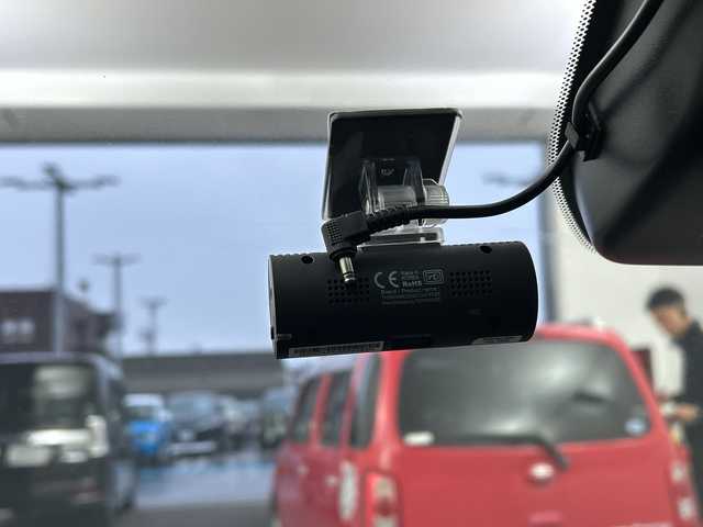 日産 オーラ G 三重県 2023(令5)年 2.4万km 黒 /禁煙車//社外ナビ//全方位カメラ//エマージェンシーブレーキ//デジタルインナーミラー//ETC//オートブレーキホールド//ブラインドスポットモニター//ハーフレザーシート//ドライブレコーダー//ステアリングスイッチ//プッシュスタート/カラーコード：GAT