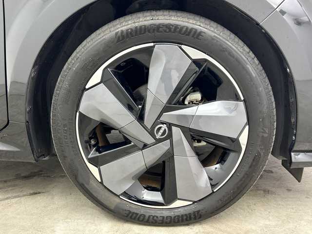 日産 オーラ G 三重県 2023(令5)年 2.4万km 黒 /禁煙車//社外ナビ//全方位カメラ//エマージェンシーブレーキ//デジタルインナーミラー//ETC//オートブレーキホールド//ブラインドスポットモニター//ハーフレザーシート//ドライブレコーダー//ステアリングスイッチ//プッシュスタート/カラーコード：GAT