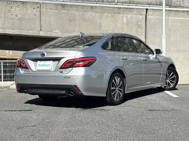 トヨタ クラウン ハイブリッド S Cパッケージ 愛知県 2019(令1)年 3.8万km プレシャスシルバー ワンオーナー/レザーシート/純正ナビ/パノラミックビューカメラ/バックカメラ/クリアランスソナー/前席シートヒーター/前席パワーシート/前側ドライブレコーダー/プリクラッシュセーフティ/レーダークルーズコントロール/リアクロストラフィックアラート/PCD/ヘッドアップディスプレイ/パーキングサポートブレーキ/ロードサインアシスト/パーキングアシスト/ブラインドスポットモニター/前席エアシート/前席シートヒーター/ステアリングヒーター/ビルトインETC/パドルシフト/LEDヘッドライト/オートライト/オートハイビーム/ステアリングスイッチ/オートスイングルーバー/スマートキー/プッシュスタート/純正フロアマット/保証書/取扱説明書/スペアスマートキー