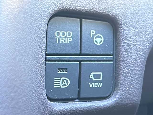 トヨタ クラウン ハイブリッド S Cパッケージ 愛知県 2019(令1)年 3.8万km プレシャスシルバー ワンオーナー/レザーシート/純正ナビ/パノラミックビューカメラ/バックカメラ/クリアランスソナー/前席シートヒーター/前席パワーシート/前側ドライブレコーダー/プリクラッシュセーフティ/レーダークルーズコントロール/リアクロストラフィックアラート/PCD/ヘッドアップディスプレイ/パーキングサポートブレーキ/ロードサインアシスト/パーキングアシスト/ブラインドスポットモニター/前席エアシート/前席シートヒーター/ステアリングヒーター/ビルトインETC/パドルシフト/LEDヘッドライト/オートライト/オートハイビーム/ステアリングスイッチ/オートスイングルーバー/スマートキー/プッシュスタート/純正フロアマット/保証書/取扱説明書/スペアスマートキー