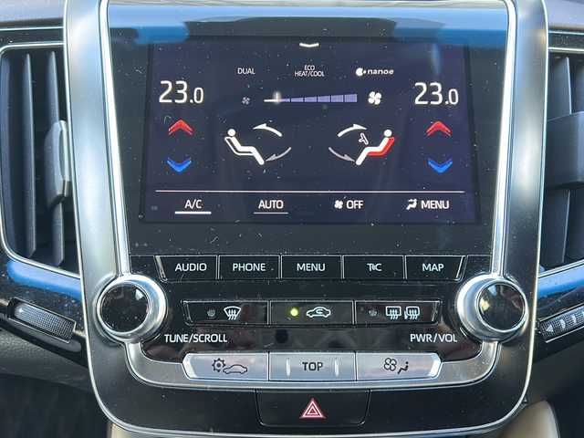 トヨタ クラウン ハイブリッド S Cパッケージ 愛知県 2019(令1)年 3.8万km プレシャスシルバー ワンオーナー/レザーシート/純正ナビ/パノラミックビューカメラ/バックカメラ/クリアランスソナー/前席シートヒーター/前席パワーシート/前側ドライブレコーダー/プリクラッシュセーフティ/レーダークルーズコントロール/リアクロストラフィックアラート/PCD/ヘッドアップディスプレイ/パーキングサポートブレーキ/ロードサインアシスト/パーキングアシスト/ブラインドスポットモニター/前席エアシート/前席シートヒーター/ステアリングヒーター/ビルトインETC/パドルシフト/LEDヘッドライト/オートライト/オートハイビーム/ステアリングスイッチ/オートスイングルーバー/スマートキー/プッシュスタート/純正フロアマット/保証書/取扱説明書/スペアスマートキー