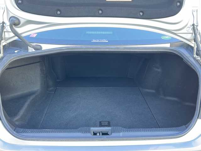 トヨタ クラウン ハイブリッド S Cパッケージ 愛知県 2019(令1)年 3.8万km プレシャスシルバー ワンオーナー/レザーシート/純正ナビ/パノラミックビューカメラ/バックカメラ/クリアランスソナー/前席シートヒーター/前席パワーシート/前側ドライブレコーダー/プリクラッシュセーフティ/レーダークルーズコントロール/リアクロストラフィックアラート/PCD/ヘッドアップディスプレイ/パーキングサポートブレーキ/ロードサインアシスト/パーキングアシスト/ブラインドスポットモニター/前席エアシート/前席シートヒーター/ステアリングヒーター/ビルトインETC/パドルシフト/LEDヘッドライト/オートライト/オートハイビーム/ステアリングスイッチ/オートスイングルーバー/スマートキー/プッシュスタート/純正フロアマット/保証書/取扱説明書/スペアスマートキー