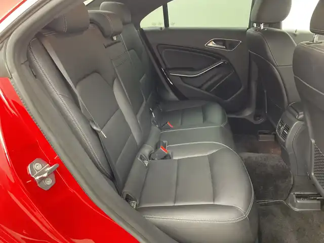 メルセデス・ベンツ ＣＬＡ２２０ 4MATIC 群馬県 2019(平31)年 7.5万km ジュピターレッド 純正ナビ/フルセグTV/CD/DVD/SD/USB/CarPlay/バックカメラ/harman/kardon/パノラミックスライディングサンルーフ/レザーシート/シートヒーター/パワーシート/ランバーサポート/ブラインドスポッアシスト/レーンキープアシスト/ESP/ACC/アンビエントライト/ETC