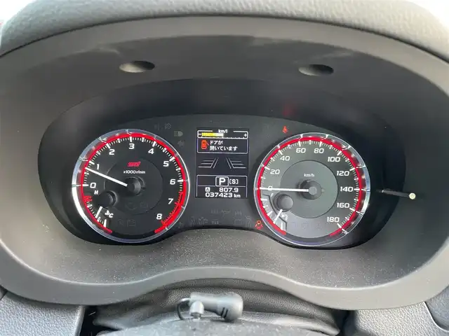 スバル レヴォーグ 2．0STIスポーツアイサイト 東京都 2018(平30)年 3.8万km クリスタルホワイトP サンルーフ/SDナビ/（CD/DVD/BTオーディオ/フルセグ）/バックカメラ/アイサイトツーリングアシスト/・プリクラッシュブレーキ/・アダクティブクルーズコントロール/・車線逸脱ふらつき警報/アイサイトセーフティプラス/・フロント/サイドビューモニター/・スマートリアビューミラー/革スポーツシート/前席パワーシート/純正18インチホイール/ETC/ドライブレコーダー前後/スペアキー/保証書/取扱説明書