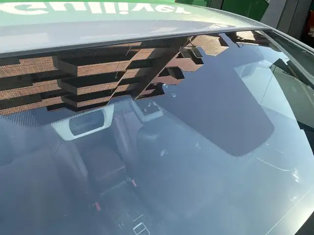 スバル レヴォーグ 2．0STIスポーツアイサイト 東京都 2018(平30)年 3.8万km クリスタルホワイトP サンルーフ/SDナビ/（CD/DVD/BTオーディオ/フルセグ）/バックカメラ/アイサイトツーリングアシスト/・プリクラッシュブレーキ/・アダクティブクルーズコントロール/・車線逸脱ふらつき警報/アイサイトセーフティプラス/・フロント/サイドビューモニター/・スマートリアビューミラー/革スポーツシート/前席パワーシート/純正18インチホイール/ETC/ドライブレコーダー前後/スペアキー/保証書/取扱説明書