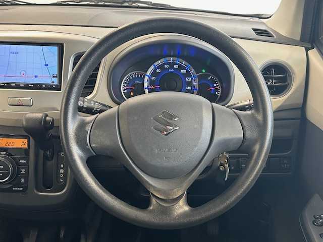 スズキ ワゴンＲ FX 静岡県 2014(平26)年 12.4万km フィズブルーパールメタリック (株)IDOMが運営する【じしゃロン浜松店】の自社ローン対象車両になります。こちらは現金ご利用時の価格です。自社ローンご希望の方は別途その旨お申付け下さい/純正ナビ(CN-E201Z)/アイドリングストップ/ワンセグテレビ/バックカメラ/ヒートヒーター/横滑り防止装置/衝突被害軽減システム/純正フロアマット/AAC/ABS/CD再生/ベンチシート