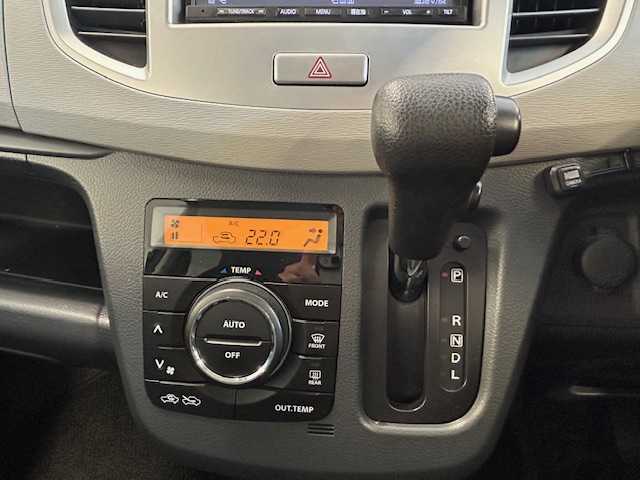 スズキ ワゴンＲ FX 静岡県 2014(平26)年 12.4万km フィズブルーパールメタリック (株)IDOMが運営する【じしゃロン浜松店】の自社ローン対象車両になります。こちらは現金ご利用時の価格です。自社ローンご希望の方は別途その旨お申付け下さい/純正ナビ(CN-E201Z)/アイドリングストップ/ワンセグテレビ/バックカメラ/ヒートヒーター/横滑り防止装置/衝突被害軽減システム/純正フロアマット/AAC/ABS/CD再生/ベンチシート