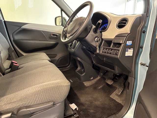 スズキ ワゴンＲ FX 静岡県 2014(平26)年 12.4万km フィズブルーパールメタリック (株)IDOMが運営する【じしゃロン浜松店】の自社ローン対象車両になります。こちらは現金ご利用時の価格です。自社ローンご希望の方は別途その旨お申付け下さい/純正ナビ(CN-E201Z)/アイドリングストップ/ワンセグテレビ/バックカメラ/ヒートヒーター/横滑り防止装置/衝突被害軽減システム/純正フロアマット/AAC/ABS/CD再生/ベンチシート