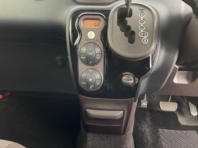 トヨタ ポルテ G 鹿児島県 2015(平27)年 3.9万km ホワイトパールクリスタルシャイン 純正ＳＤナビゲーション/・地デジＴＶ/・ＣＤ/・FM/AMラジオ/・Bluetooth/ドライブレコーダー/パワースライドドア【助手席側】/HIDパッケージ/スマートエントリーパッケージ/・スマートエントリー/スタートシステム/・イモビライザー/ナビレディパッケージ/・ステアリングスイッチ/・バックカメラ/SRSエアバック【運転席/助手席】/快適温熱シート【運転席】/取扱説明書