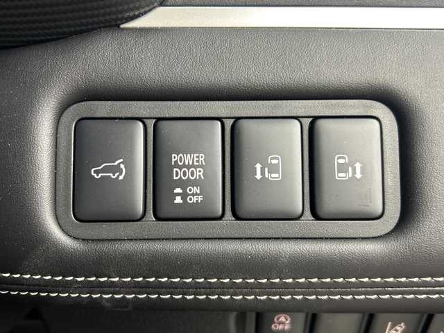 三菱 デリカＤ：５ シャモニー 福島県 2025(令7)年 0.1千km グラファイトグレーメタリック/ブラックマイカ /登録済未使用車//リアモニター取付パッケージ(25300円)//D:5専用ALPINE11型ナビゲーション(322300円)/CD・DVD・BT・USB・MSV・HDMI・フルセグTV・スマホ連動//全方位カメラ　//両側パワースライドドア//レーダークルーズコントロール//シートヒーター//パワーシート//ステアリングヒーター//パドルシフト//パワーバックドア//ＬＥＤライト//ステアリングリモコン//オートハイビーム//レーンキープアシスト//取扱説明書//保証書