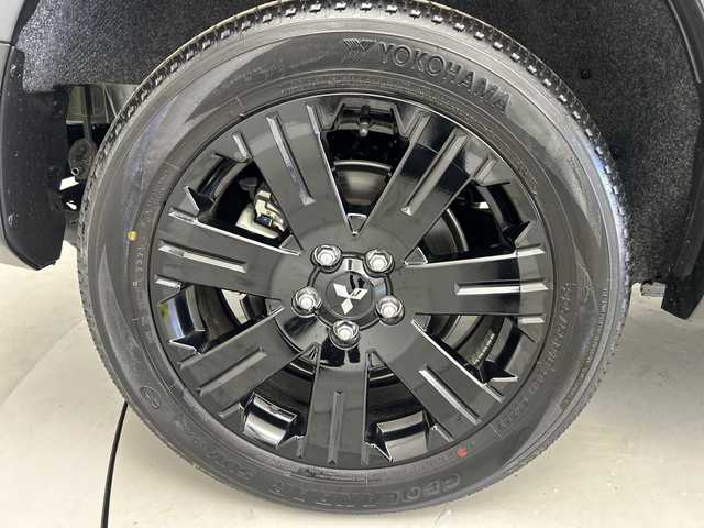 三菱 デリカＤ：５ シャモニー 福島県 2025(令7)年 0.1千km グラファイトグレーメタリック/ブラックマイカ /登録済未使用車//リアモニター取付パッケージ(25300円)//D:5専用ALPINE11型ナビゲーション(322300円)/CD・DVD・BT・USB・MSV・HDMI・フルセグTV・スマホ連動//全方位カメラ　//両側パワースライドドア//レーダークルーズコントロール//シートヒーター//パワーシート//ステアリングヒーター//パドルシフト//パワーバックドア//ＬＥＤライト//ステアリングリモコン//オートハイビーム//レーンキープアシスト//取扱説明書//保証書