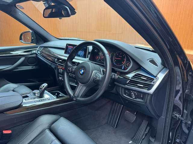ＢＭＷ Ｘ５ xDrive 35d Mスポーツ 千葉県 2018(平30)年 1.2万km サファイアブラックP セレクトＰＫＧ　/パノラマＳＲ　/黒革シート　/ＡＣＣ　/ナビ　/ＴＶ　/３６０°/Ｂｌｕｅｔｏｏｔｈ接続　/ソフトクローズドア　/前後シートヒーター　/電動リアゲート　/ＬＥＤヘッドライト　/ＰＤＣ　/ＥＴＣ　/ドラレコ