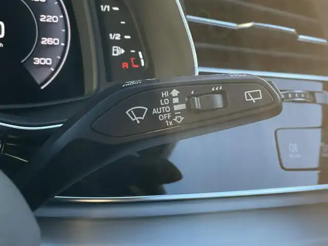 アウディ Ｑ７ 45 Sラインリミテッド 東京都 2020(令2)年 3.4万km パール 7シーターパッケージ/プレミアムパッケージ/オートテールゲート/バーチャルコックピット/ヘッドアップディスプレイ/純正ナビ/フルセグTV/サラウンドビューカメラ/アダプティブクルーズコントロール/アウディサイドアシスト/アクティブレーンアシスト/4WD/マトリクスLEDライト/レザーシート