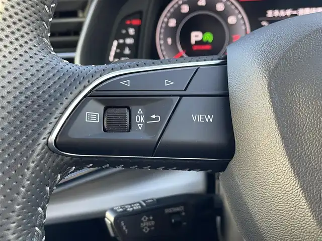 アウディ Ｑ７ 45 Sラインリミテッド 東京都 2020(令2)年 3.4万km パール 7シーターパッケージ/プレミアムパッケージ/オートテールゲート/バーチャルコックピット/ヘッドアップディスプレイ/純正ナビ/フルセグTV/サラウンドビューカメラ/アダプティブクルーズコントロール/アウディサイドアシスト/アクティブレーンアシスト/4WD/マトリクスLEDライト/レザーシート