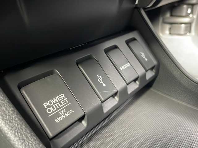 ホンダ ヴェゼル ハイブリッド Z ホンダセンシング 三重県 2016(平28)年 3.3万km ホワイトオーキッドパール 禁煙　/純正ナビ/フルセグTV/バックカメラ/前方ドラレコ/ETC/ハーフレザーシート/シートヒーター/パドルシフト/レーダークルーズコントロール/レーンキープアシスト/衝突被害軽減ブレーキ/トランクションコントロール/寒冷地仕様/ブレーキホールド/LEDオートライト/オートリトラウィンカーミラー/保証書/取扱説明書/スペアスマートキー