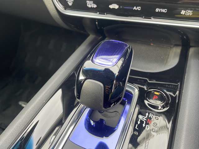 ホンダ ヴェゼル ハイブリッド Z ホンダセンシング 三重県 2016(平28)年 3.3万km ホワイトオーキッドパール 禁煙　/純正ナビ/フルセグTV/バックカメラ/前方ドラレコ/ETC/ハーフレザーシート/シートヒーター/パドルシフト/レーダークルーズコントロール/レーンキープアシスト/衝突被害軽減ブレーキ/トランクションコントロール/寒冷地仕様/ブレーキホールド/LEDオートライト/オートリトラウィンカーミラー/保証書/取扱説明書/スペアスマートキー