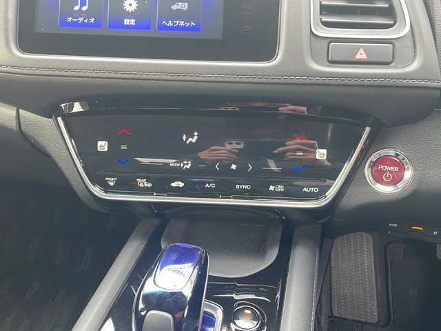 ホンダ ヴェゼル ハイブリッド Z ホンダセンシング 三重県 2016(平28)年 3.3万km ホワイトオーキッドパール 禁煙　/純正ナビ/フルセグTV/バックカメラ/前方ドラレコ/ETC/ハーフレザーシート/シートヒーター/パドルシフト/レーダークルーズコントロール/レーンキープアシスト/衝突被害軽減ブレーキ/トランクションコントロール/寒冷地仕様/ブレーキホールド/LEDオートライト/オートリトラウィンカーミラー/保証書/取扱説明書/スペアスマートキー